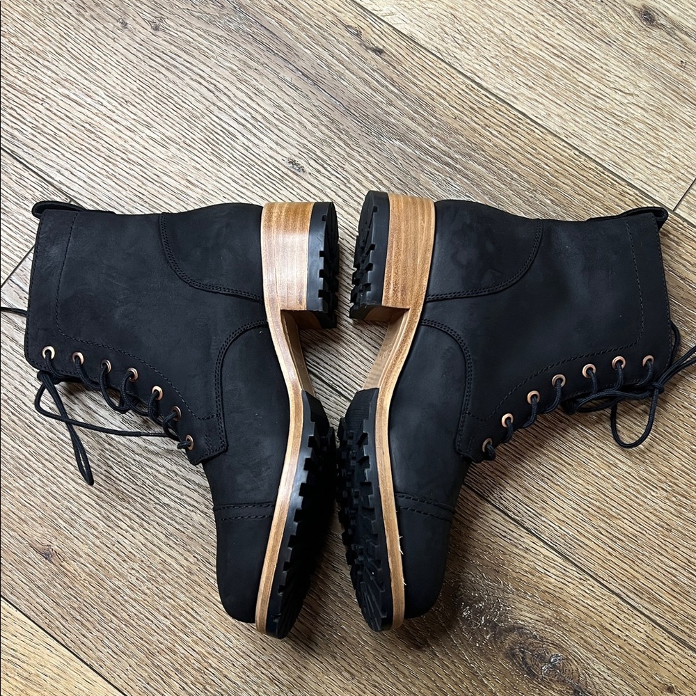 NWOB Patina Lace Up Boots in Shadow Black Size 7.5 - Picture 3 of 9